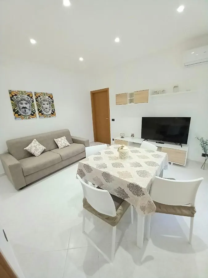 Casa Mary Apartment - טרפאני